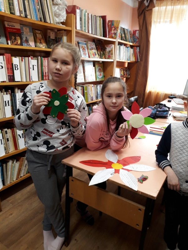 Акция «Читаем книгу вслух» прошла в Лисестровской библиотеке