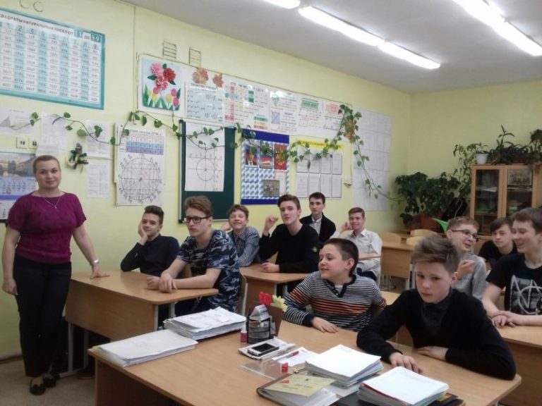 Девятиклассники Катунинской школы участвовали в игре «Где логика?» на тему ЗОЖ