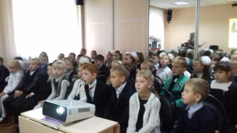 Урок мира «Маленькие герои большой войны» прошел для учеников 2 классов Катунинской школы