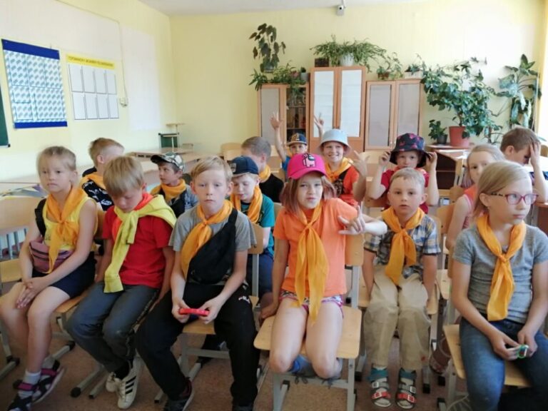 Интеллектуальное сражение «Своя игра» по творчеству Пушкина для ребят школьного лагеря Катунинской средней школы