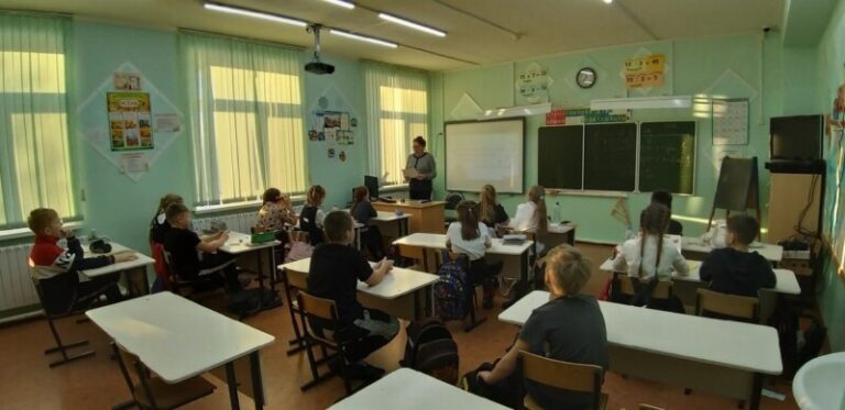 Час финансовой грамотности «Если хочешь быть богатым…» в Заостровской детской библиотеке Приморского района