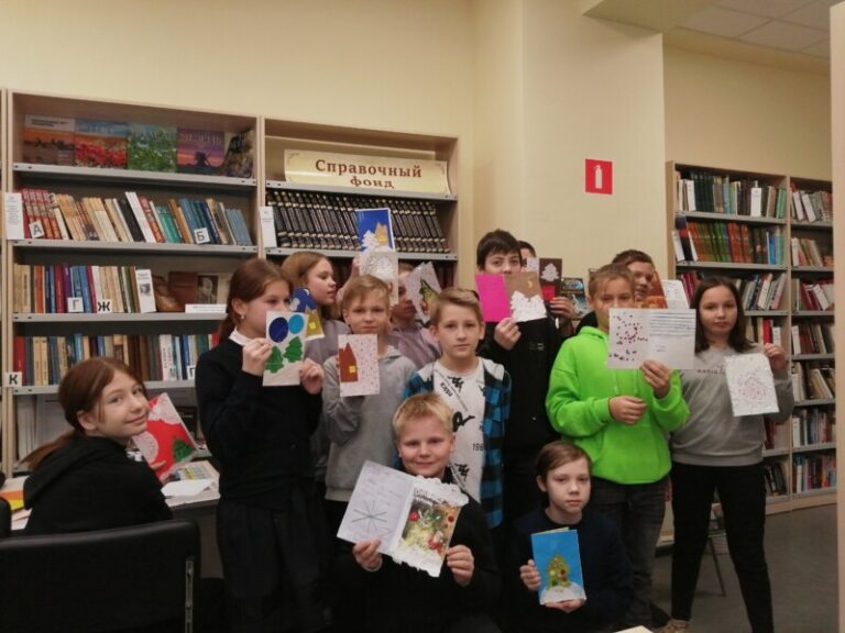 Всероссийской молодежной акции «Фронтовая открытка» в Катунинской библиотеке Приморского района