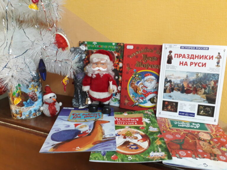 Библио-мастерская «Новогодняя игрушка-шар» в Лисестровской библиотеке Приморского района