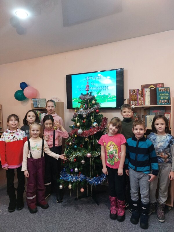 Игровое занятие «Детям о коррупции» в Луговской библиотеке Приморского района.