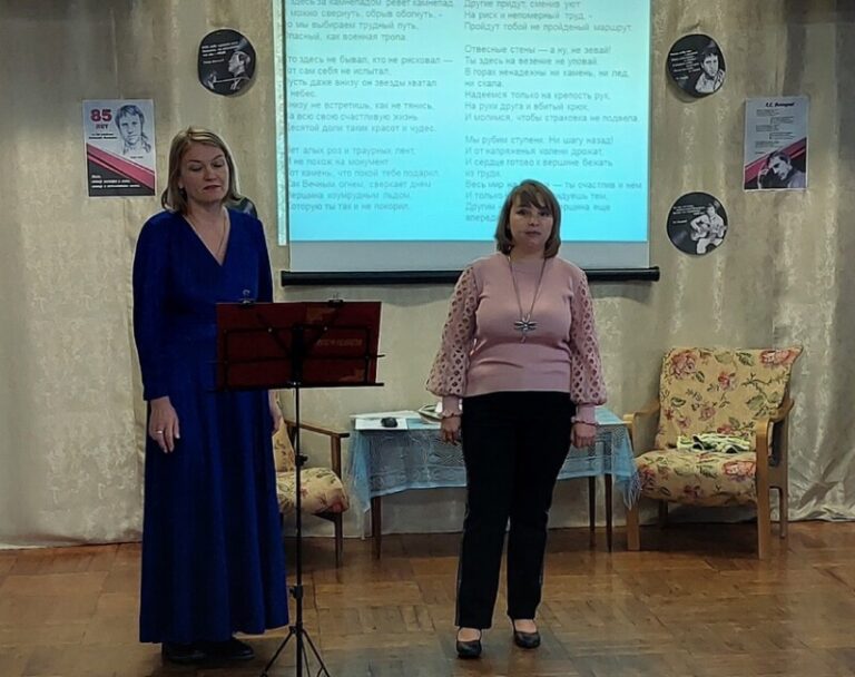 Литературно-музыкальная гостиная «Мне есть, что спеть…» в Повракульской библиотеке Приморского района