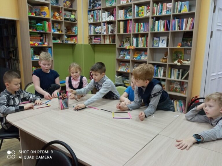 Игровая программа «Золотой ключик» в Васьковской библиотеке Приморского района