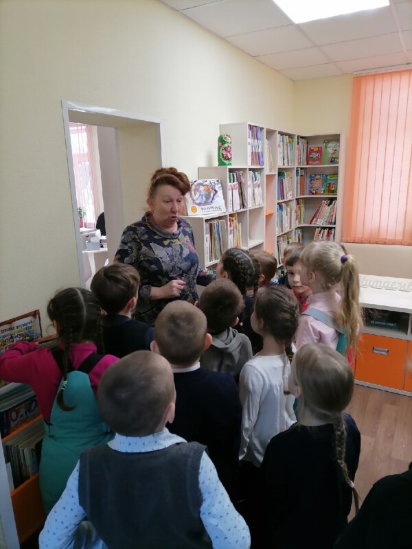 Час с писателем «Волшебник по имени Коваль» в Заостровской детской библиотеке Приморского района