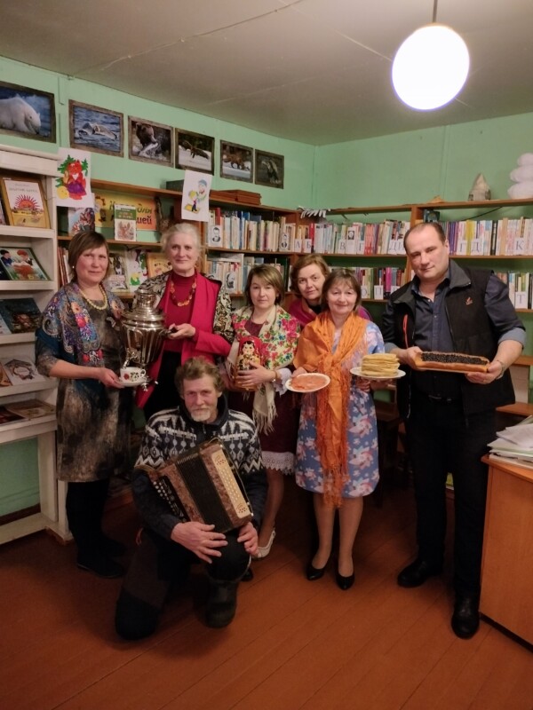 Семейное чаепитие   «Масленичные встречи» в Зимне-Золотицкой библиотеке Приморского района