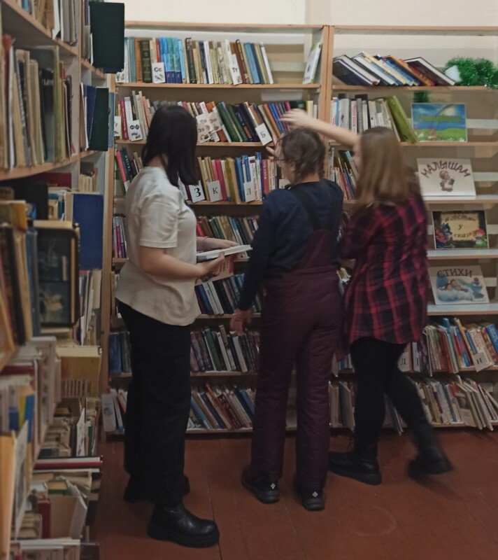 Квест-игра «Приключения в библиотеке» в Лопшеньгской библиотеке Приморского района