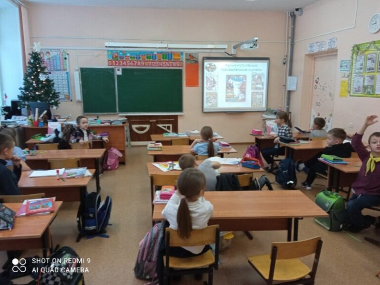 Урок библиотечных знаний «Детская периодика» в Васьковской библиотеке Приморского района