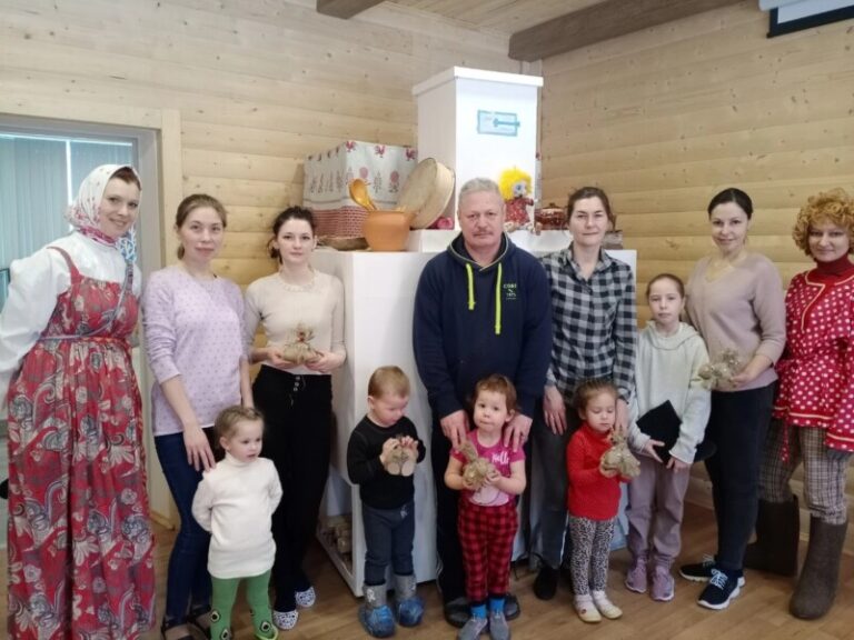 Игровая развлекательная программа «Праздник валенка» в Центральной детской библиотеке Приморского района