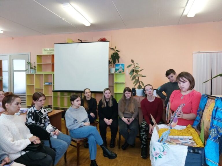 Библиотечный урок «Сотрудничество библиотеки и начальной школы» в Повракульской библиотеке Приморского района