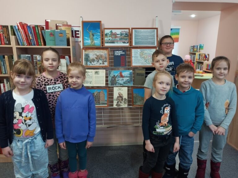 Акция «Родина до небес» в Луговской библиотеке Приморского района