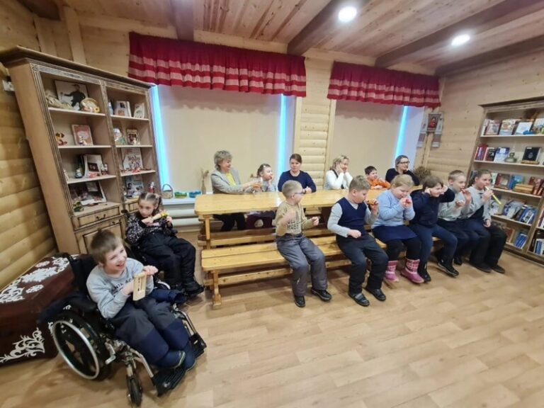 Фольклорно игровая программа с мастер-классом «Как весну мы кликали!» в Центральной детской библиотеке Приморского района