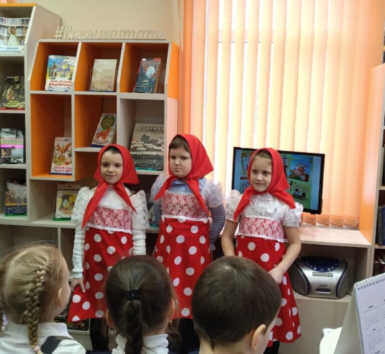 Поэтическая радуга «Поэзия, как лучик золотой» в Заостровской детской библиотеке Приморского района