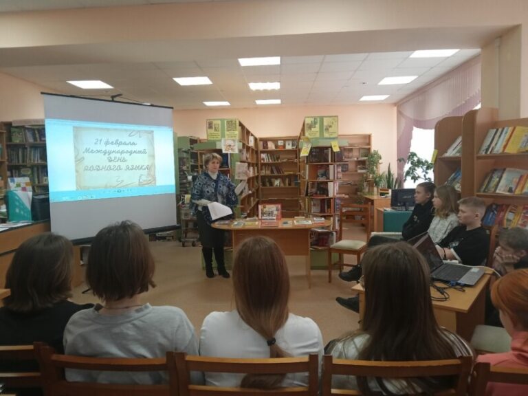 Факультатив успеха «Слово может превратиться или улететь как птица» в Талажской библиотеке Приморского района