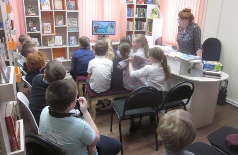Посиделки «Кому мороженого?» в Заостровской детской библиотеке Приморского района