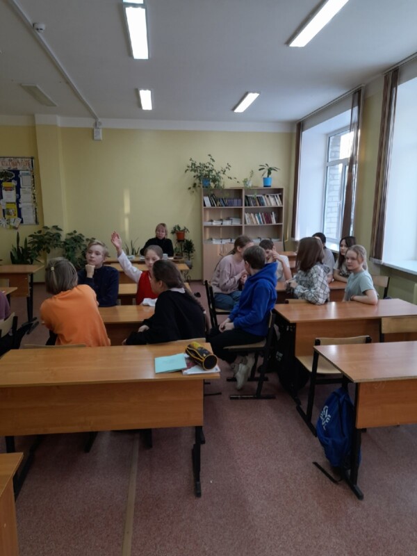 Интеллектуальный турнир «Сокровища родного языка» в Рикасихинской библиотеке Приморского района