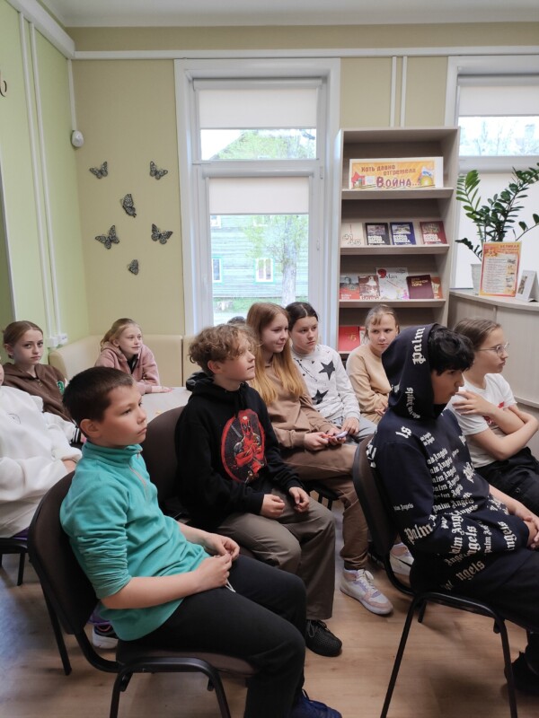 Час познания «Великое чудо семья» в Лайдокской библиотеке Приморского района