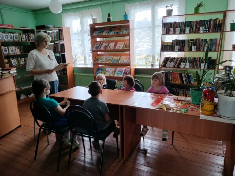 Международная акция «Читаем детям о войне» в Зимне-Золотицкой библиотеке Приморского района
