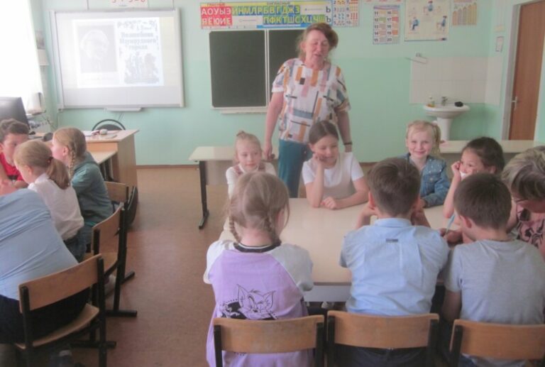 Литературная игра «Семейный очаг» в Заостровской детской библиотеке Приморского района