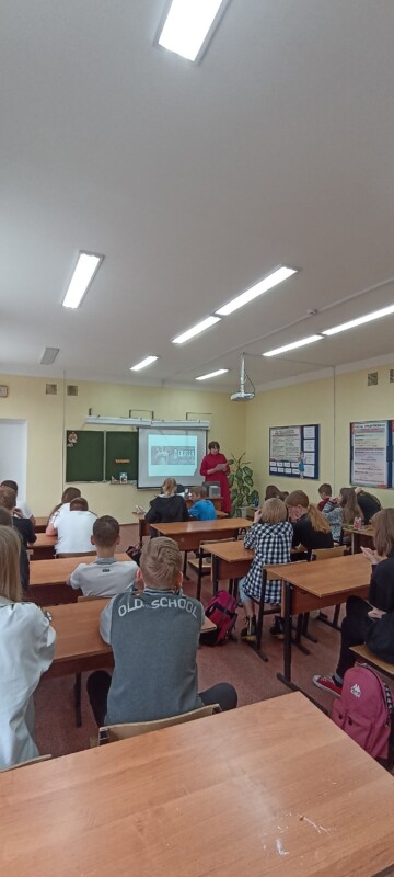 Акция «Читаем детям о войне» в Рикасихинской библиотеке Приморского района