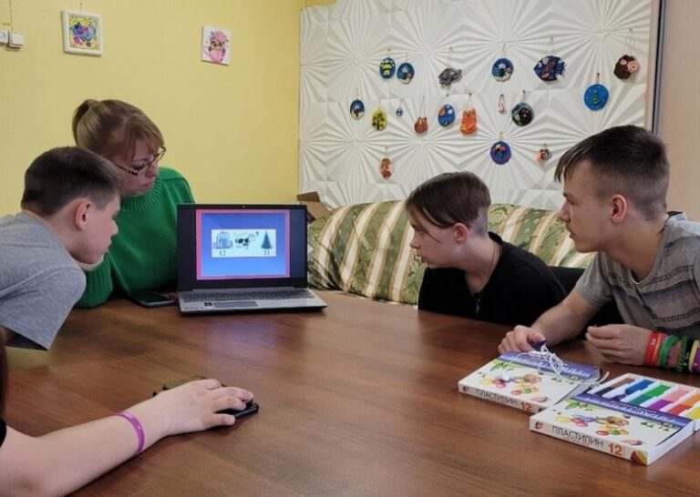 Интерактивная беседа «Быть здоровым я хочу — пусть меня научат» в Луговской библиотеке Приморского района
