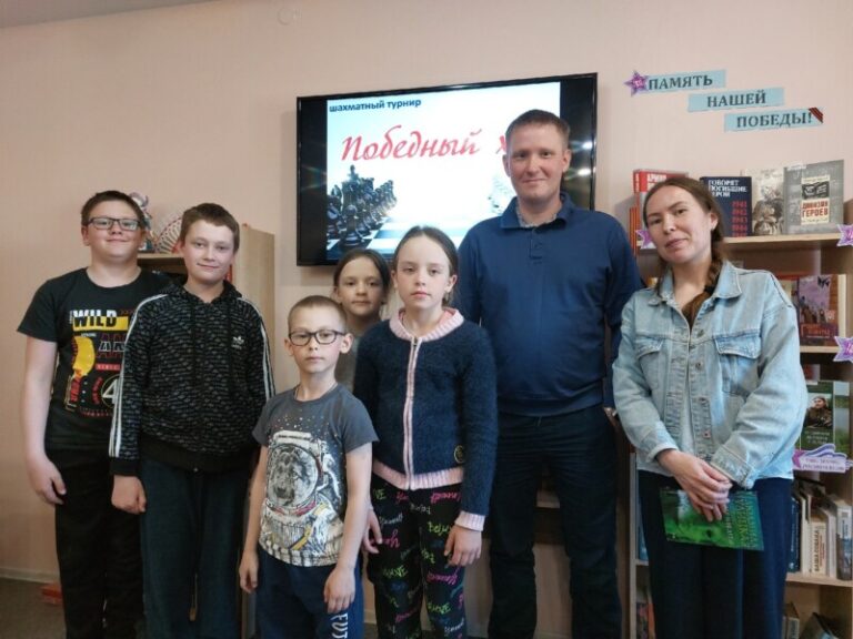 Шахматный турнир «Победный ход» в Луговской библиотеке Приморского района