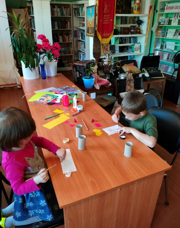 Познавательный час «Домашние  птицы» в Зимне-Золотицкой библиотеке Приморского района