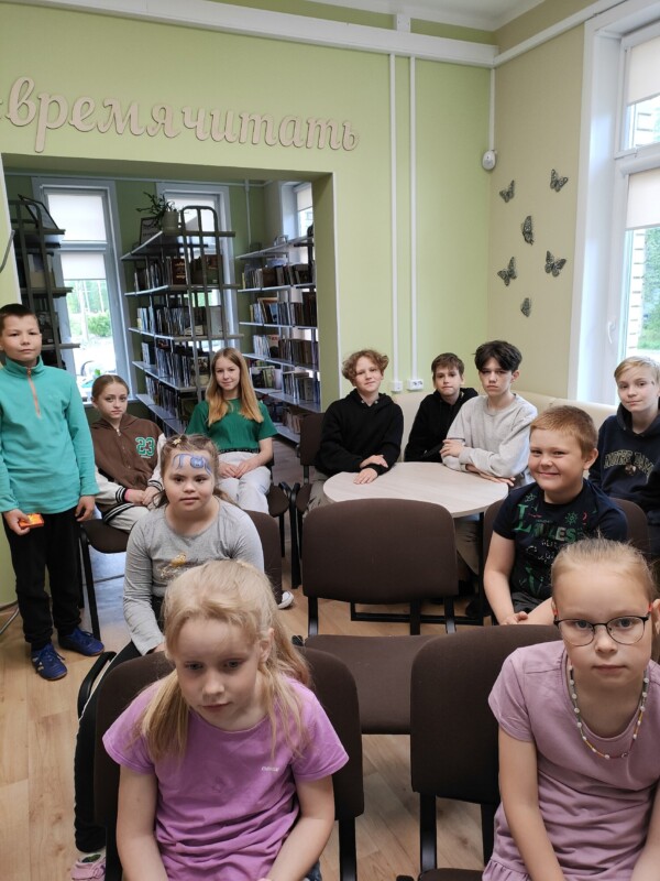 Литературная игра «Чудесных сказок хоровод» в Лайдокской библиотеке Приморского района