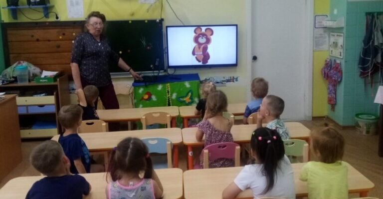 Беседа «Быстрее, выше, сильнее» в Заостровской детской библиотеке Приморского района