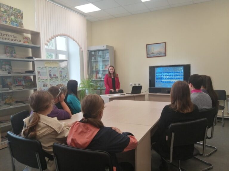 Интеллект-викторина «Живи настоящим, думай о будущем» в Катунинской библиотеке Приморского района