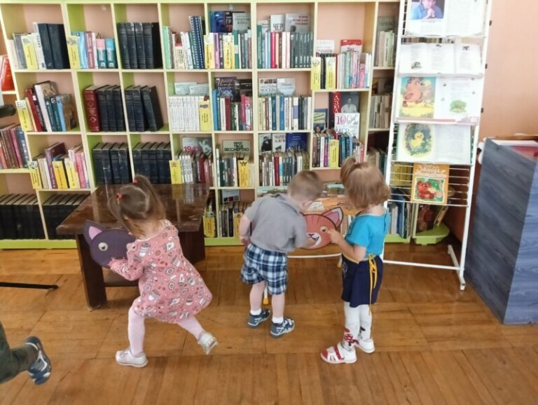 Игра-путешествие «Моя Вообразилия» в Повракульской библиотеке Приморского района