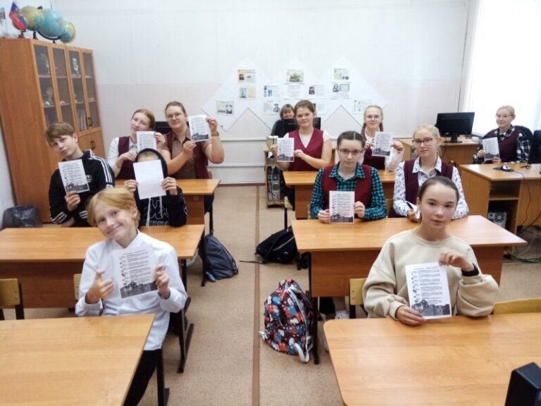 Час информации «Цифровая грамотность» в Вознесенской библиотеке Приморского района