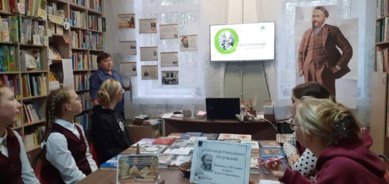 Акция «День с писателем» в Вознесенской библиотеке Приморского района