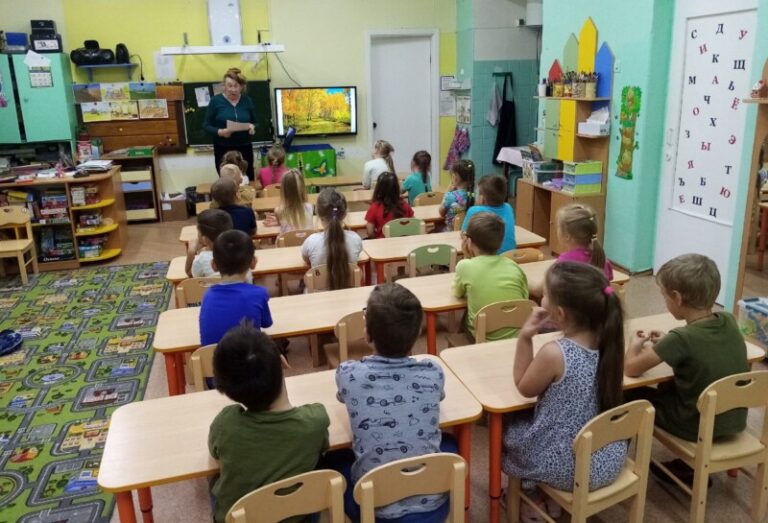 Литературные посиделки «Славная осень» в Заостровской детской библиотеке Приморского района