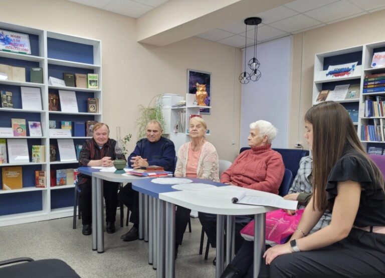 Встреча за круглым столом «О том, что было, не забудем…» в Рикасихинской библиотеке Приморского района