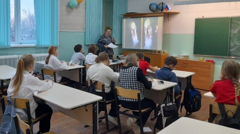 Акция «День с писателем» в Заостровской детской библиотеке Приморского района