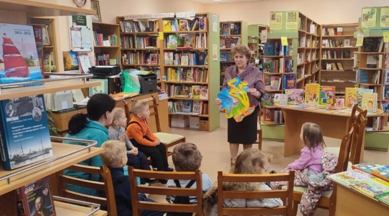 Библиовыходной «Знакомство с детской книжкой» в Талажской библиотеке Приморского района