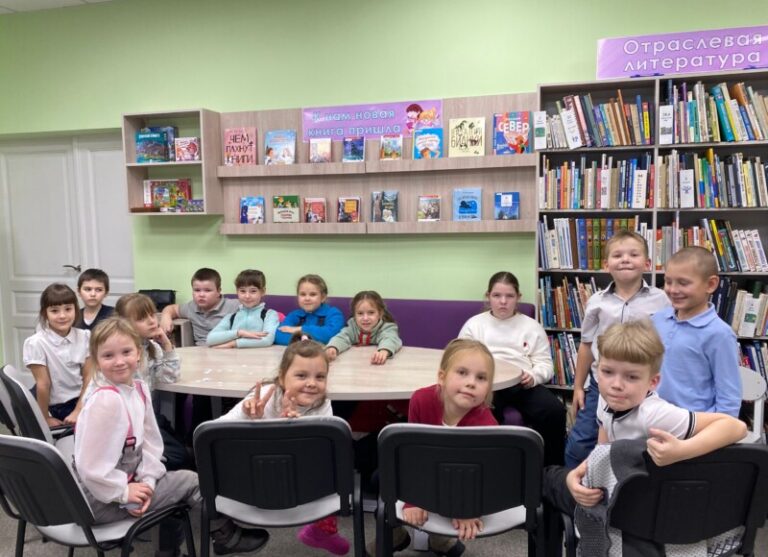 Познавательный час «Здоровым быть – век долгий жить» в Рикасихинской детской библиотеке Приморского района
