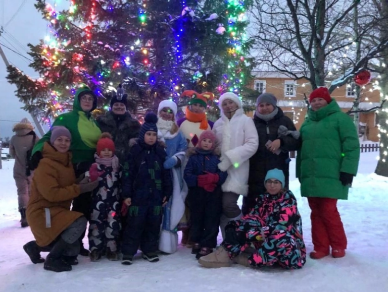 Народное гуляние «Открытие Новогодней елки» в Соловецкой библиотеке Приморского района