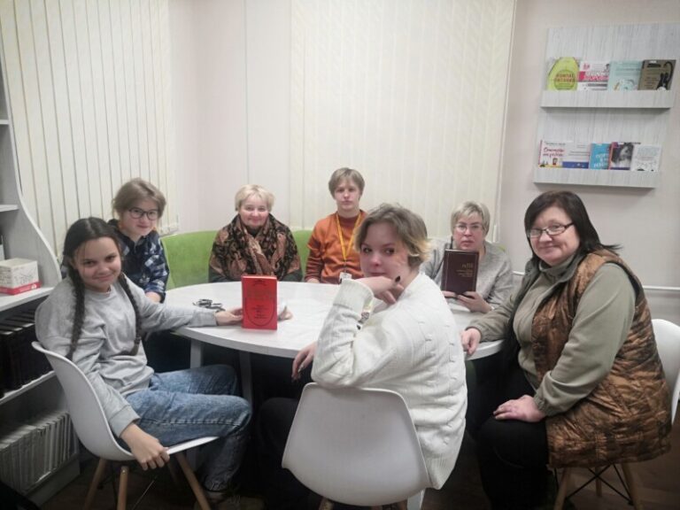 Встреча читательского клуба «Кот Бродский» в Заостровской библиотеке Приморского округа 