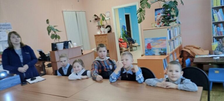Литературный час «Гайдар и его команда» в Повракульской библиотеке Приморского округа