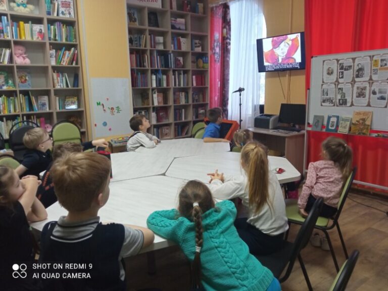 Акция «Читаем Гайдара сегодня» в Васьковской библиотеке Приморского округа