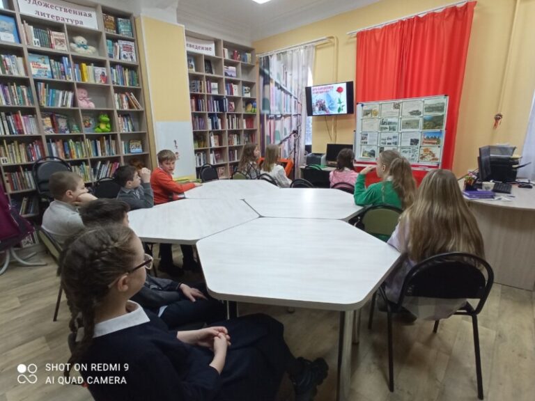 Патриотический час «Афганистан — живая память» в Васьковской библиотеке Приморского округа