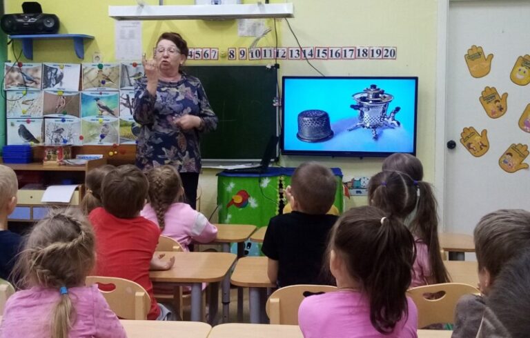 Посиделки «Самоварец. Самовар. Самоварище» в Заостровской детской библиотеке Приморского округа