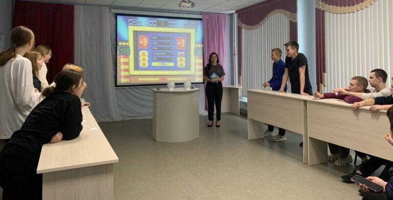 Интеллектуально-правовая игра «Навстречу выборам» в Центральной библиотеке Приморского округа