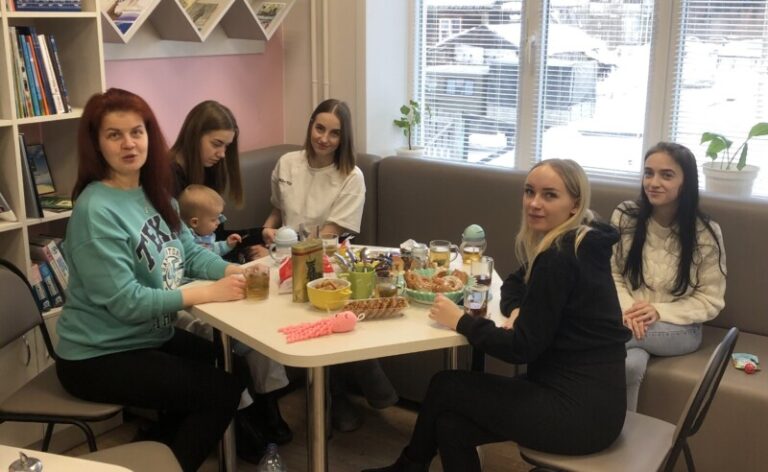 Круглый стол «Между нами, мамочками, говоря…» в Ширшинской библиотеке Приморского округа