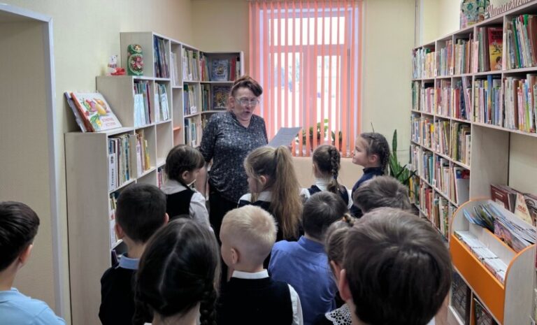 Экскурсия «Книжкин дом» в Заостровской детской библиотеке Приморского округа