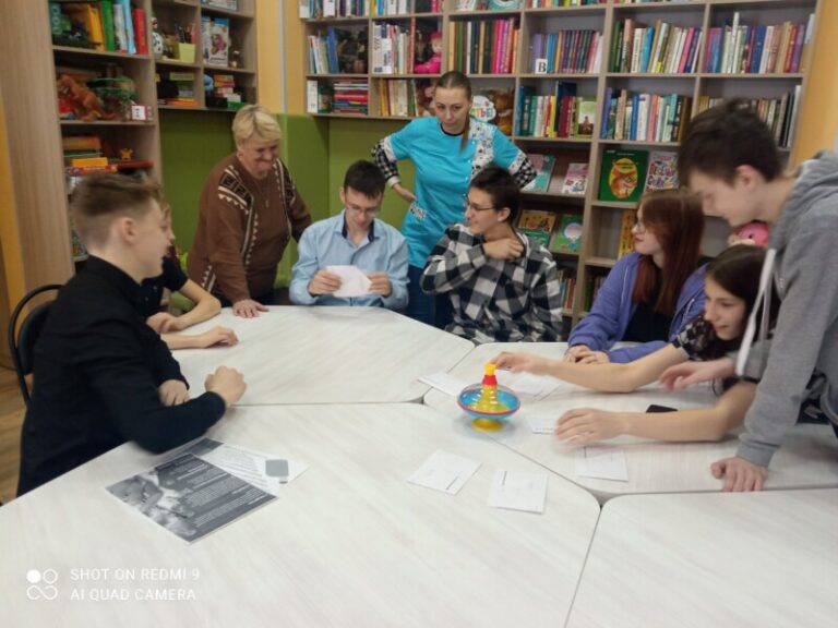 Интеллектуальная игра «Курить не модно – дыши свободно» в Васьковской библиотеке Приморского округа